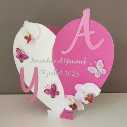 Grande urne en forme de coeur rose fushia