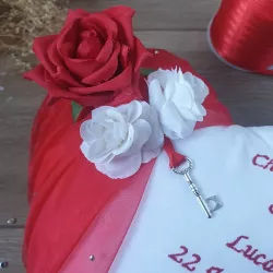coussin d'alliances thème amour romantique