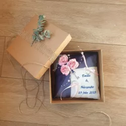 une boite cadeau pour votre coussin alliances chic
