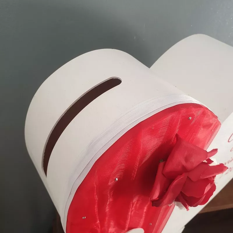 urne en forme de cœur rouge et blanc thème moto