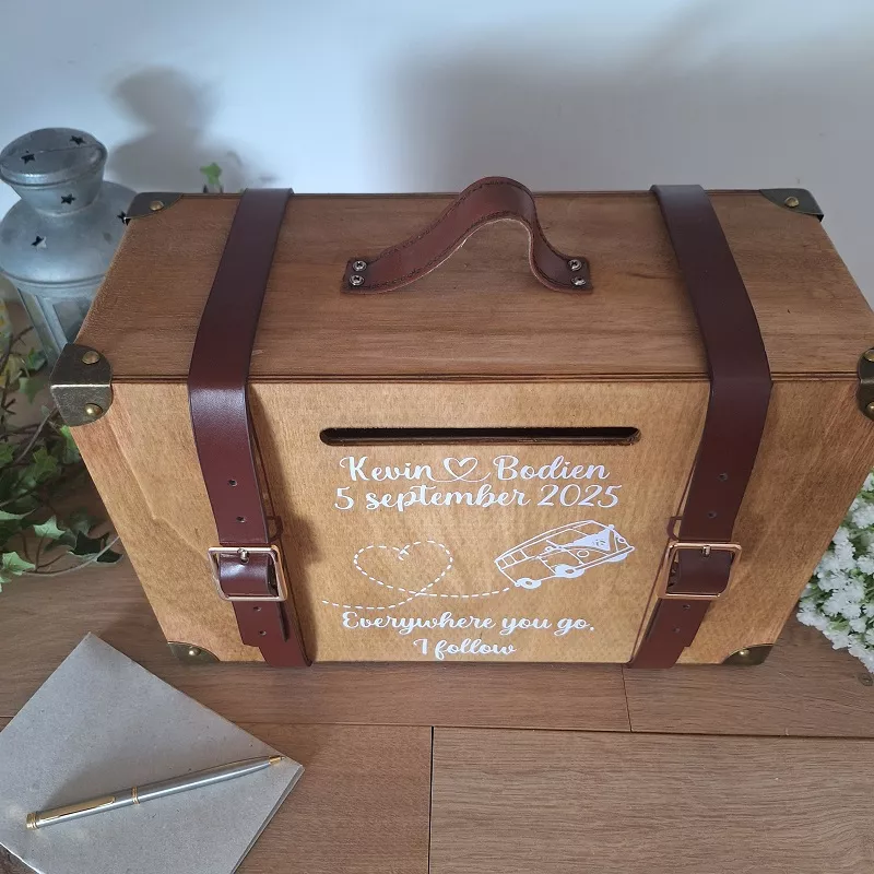 Urne valise thème voyage en Van, personnalisée Saperlipopette Créations