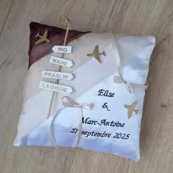Coussin de mariage thème voyage couleur sable et or, personnalisé
