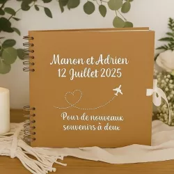 Livre d'or kraft personnalisé au décor voyage, carré avec spirales