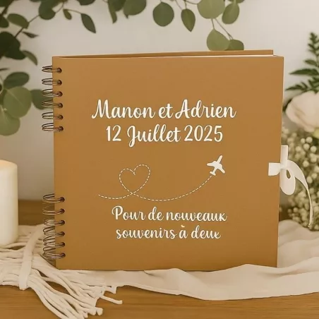 Livre d'or kraft personnalisé au décor voyage, carré avec spirales