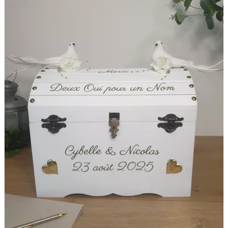urne coffre blanche avec inscription doré et 2 colombes blanches