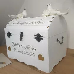 Urne coffre romantique blanche et or personnalisé par Saperlipopette