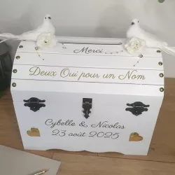 Urne coffre romantique blanche et or personnalisé par Saperlipopette