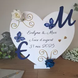 Urne blanche en forme de coeur debout avec décor bleu nuit et or, personnalisée