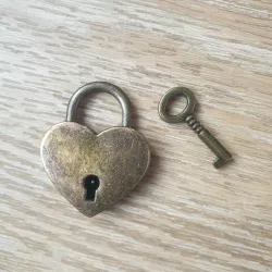 cadenas coeur pour coffre pirate