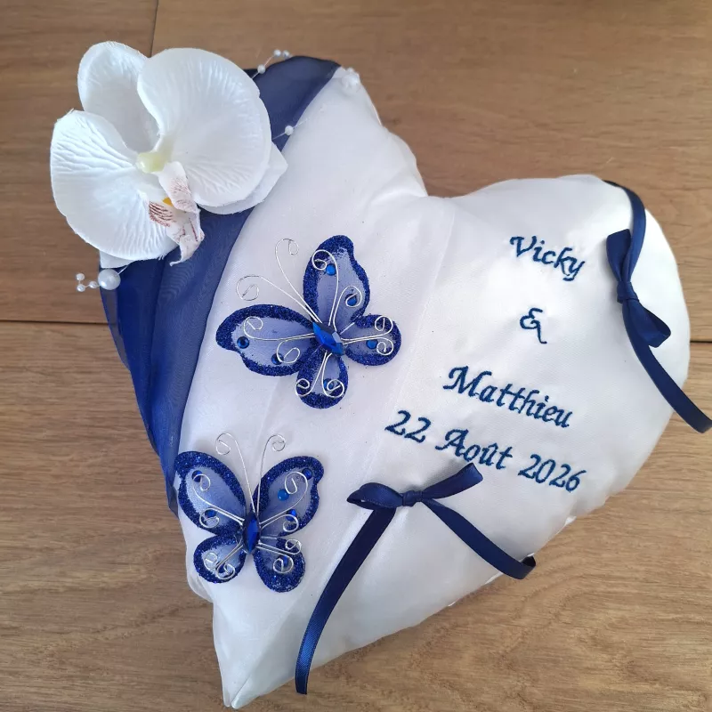 coussin coeur papillon bleu