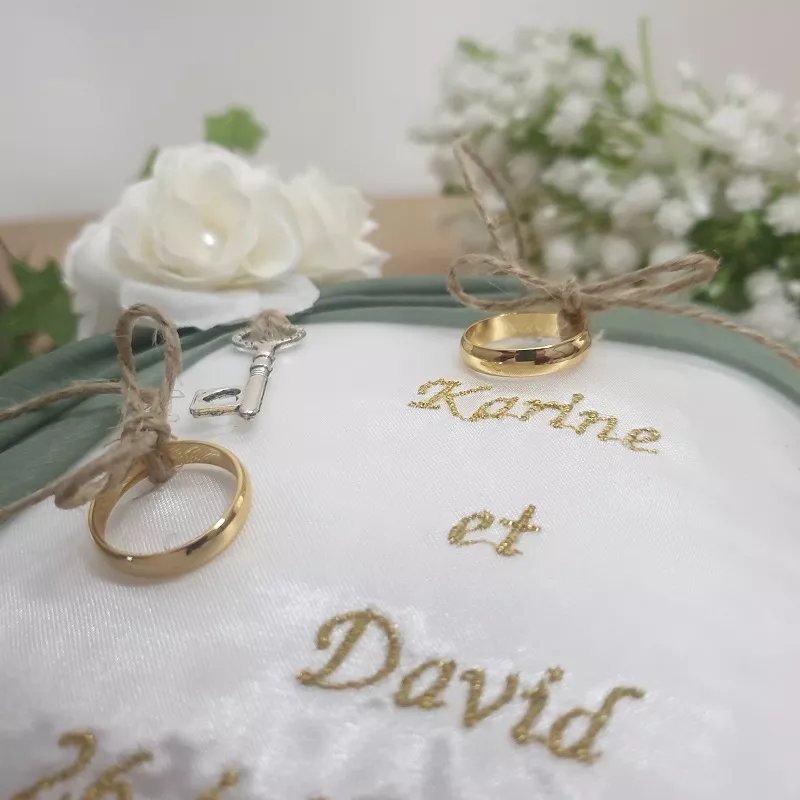 Coussin alliances vert sauge, Saperlipopette Créations