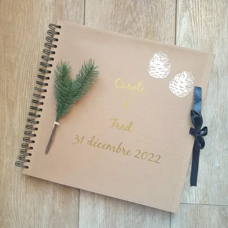 Livre d'or couverture kraft, décor sapin, personnalisée, pour un mariage thème montagne, forêt ou hiver