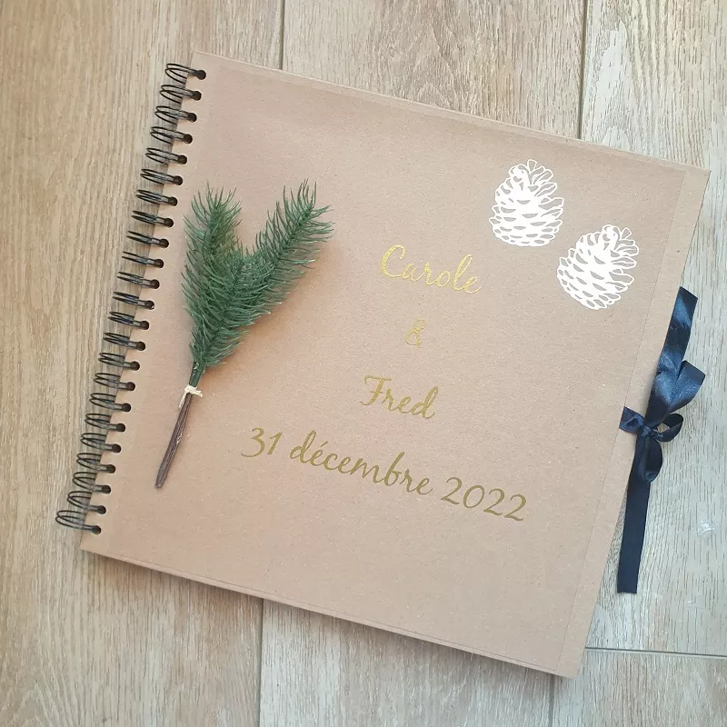 Livre d'or couverture kraft, décor sapin, personnalisée, pour un mariage thème montagne, forêt ou hiver