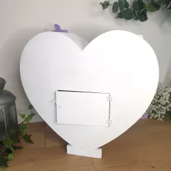 trappe urne cœur debout