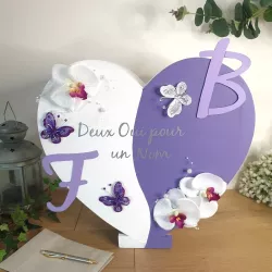 Urne en forme de cœur debout personnalisée